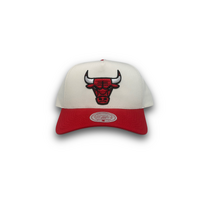Chicago Bulls Cream Colour Pro Pinch Fit Snapback Cap NBA Basketball By Mitchell & Ness