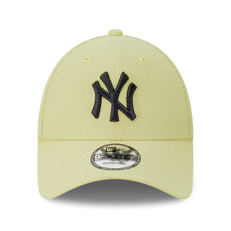 New York Yankees Cap 9FORTY Cloth Strap - Khaki MLB Baseball by New Era - new