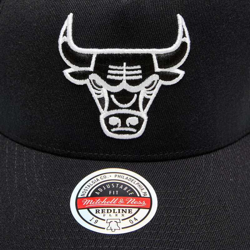 Chicago Bulls Black & White Logo Cap CLASSIC RED SERIES by Mitchell & Ness - new