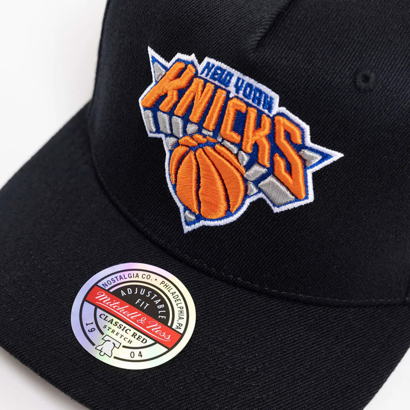 New York Knicks Logo Classic Red Snapback By Mitchell & Ness Black & Team Colour - new