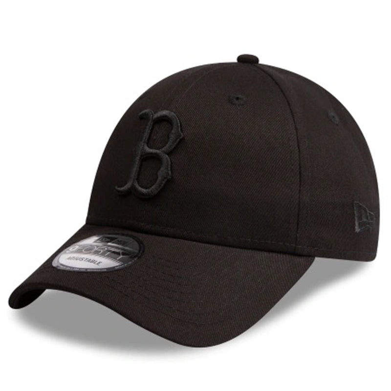 Boston Red Sox Black on Black New Era 9FORTY Cloth Strap Adjustable Cap - Black - new