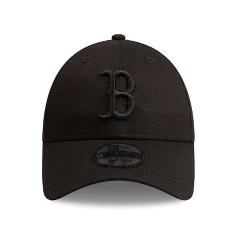 Boston Red Sox Black on Black New Era 9FORTY Cloth Strap Adjustable Cap - Black - new