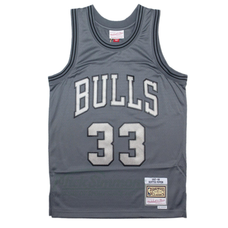 Chicago Bulls 1997-1998 Pippen 33 Hardwood Classics Swingman Jersey by Mitchell & Ness METAL - new