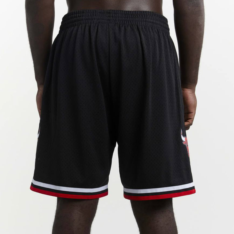 Chicago Bulls 1997-98 Hardwood Classics Black NBA Shorts by Mitchell & Ness - new