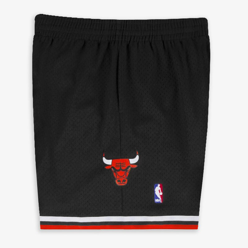 Chicago Bulls 1997-98 Hardwood Classics Black NBA Shorts by Mitchell & Ness - new