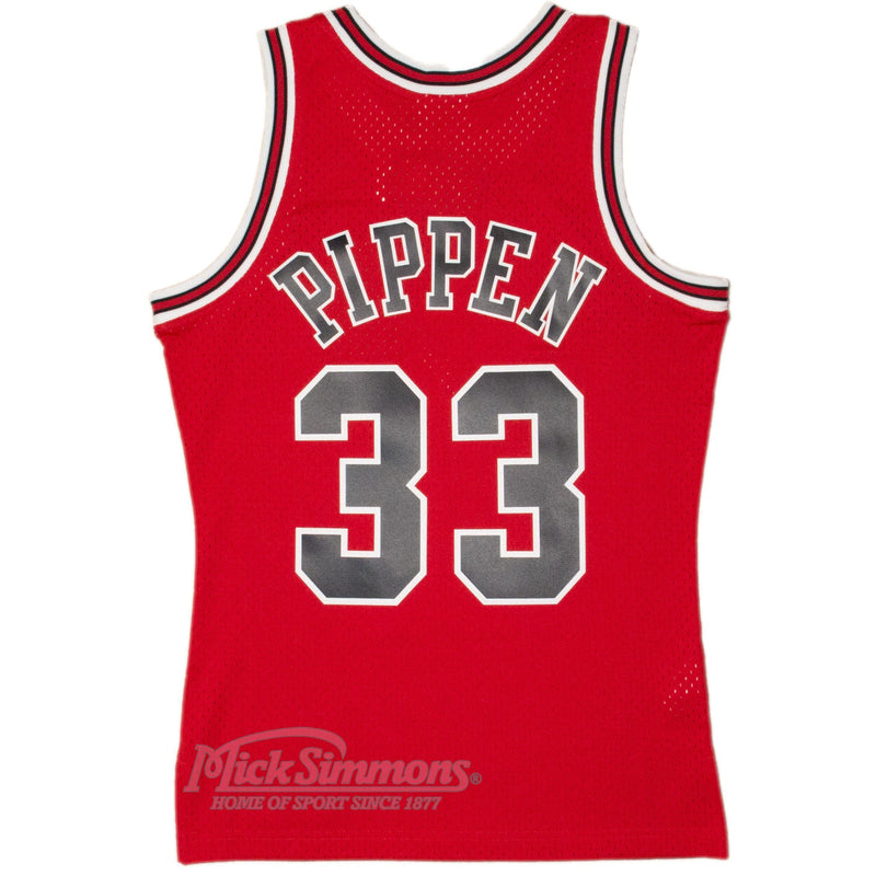 Chicago Bulls Scottie Pippen 33 Road 1997-98 NBA Swingman Jersey by Mitchell & Ness - Red - new