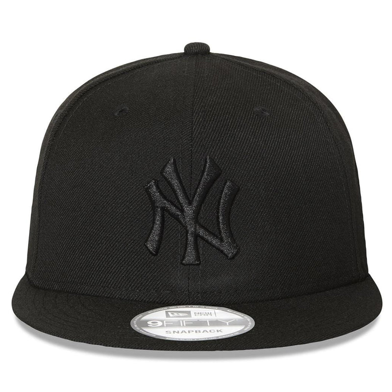 New York Yankees New Era 9FIFTY Cap Black on Black Snapback - new