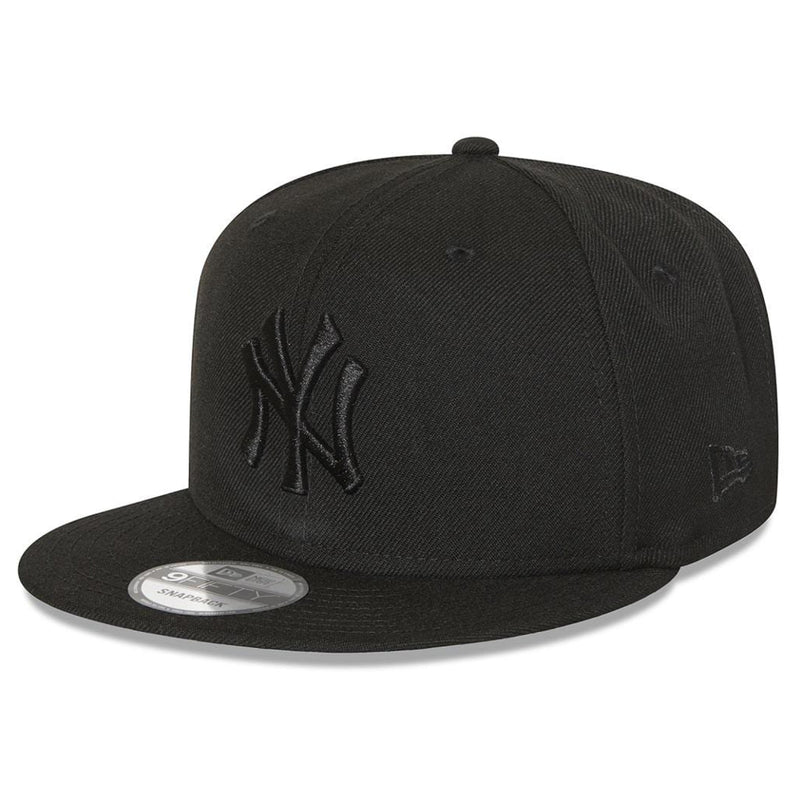 New York Yankees New Era 9FIFTY Cap Black on Black Snapback - new